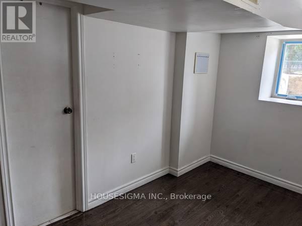 888 Dundas Street East — photo 16