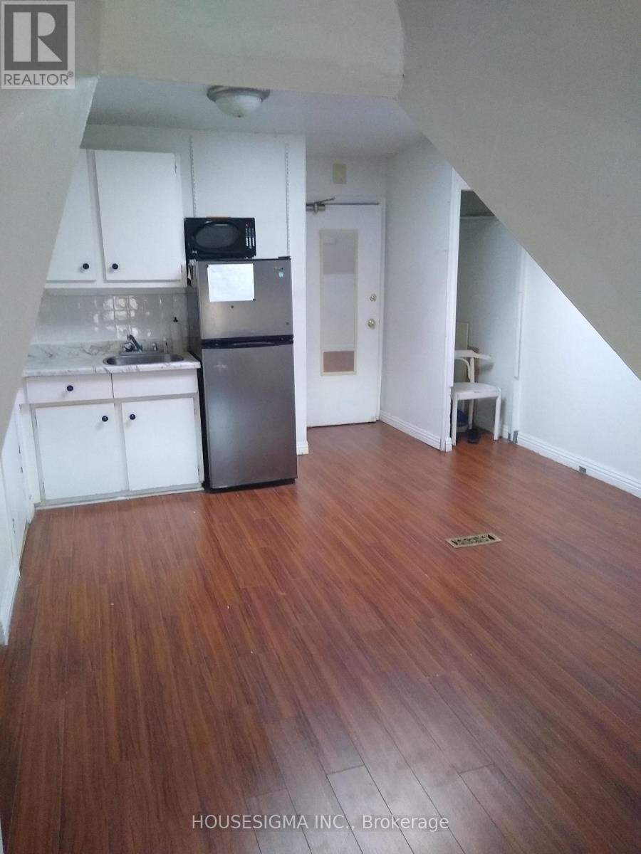 888 Dundas Street East, Toronto, ON photo 7