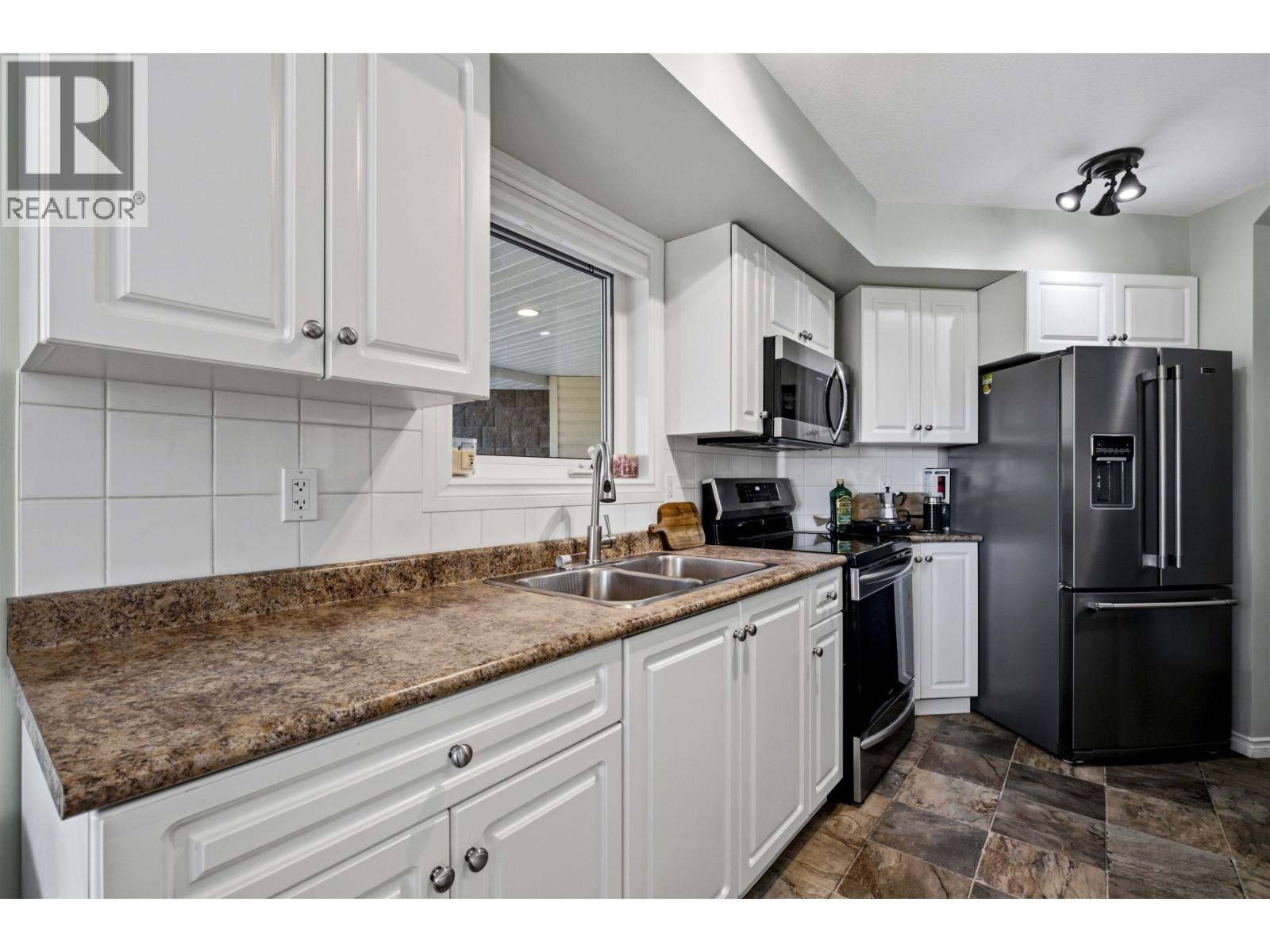 44 VALLEY ROAD - 24