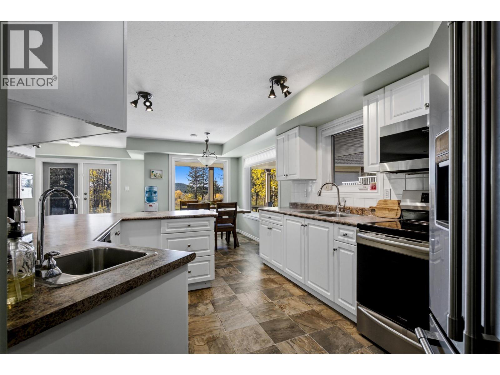44 VALLEY ROAD - 23