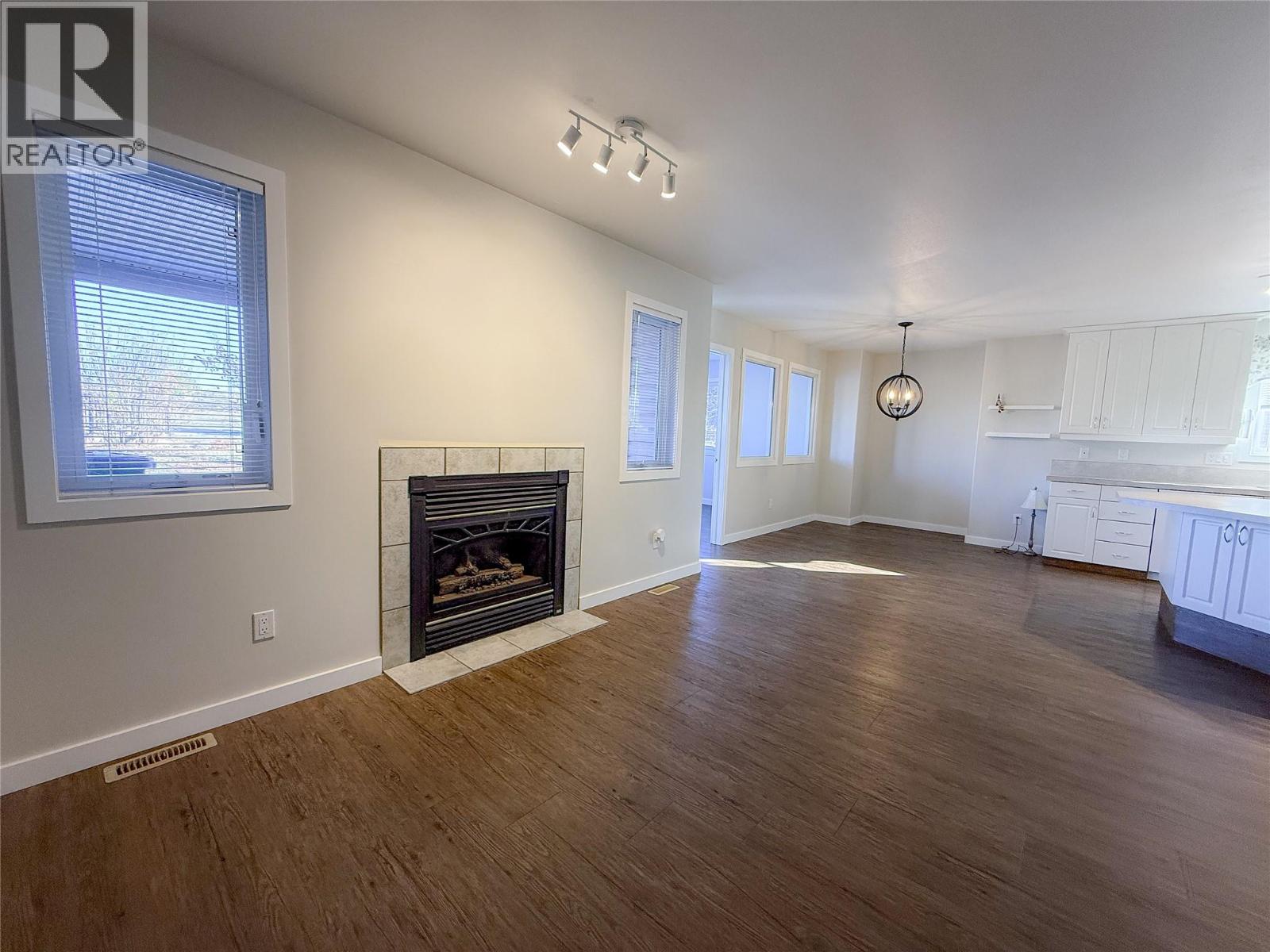 #11 9500 3 Street - 8