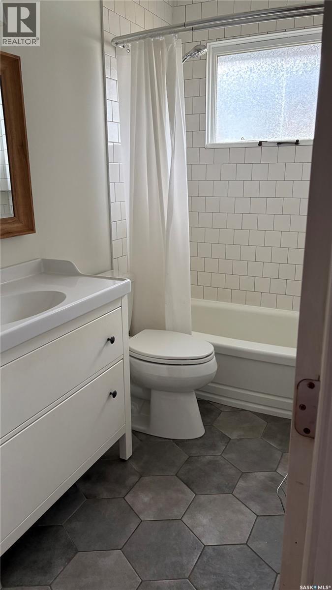 211 Downey STREET - 10