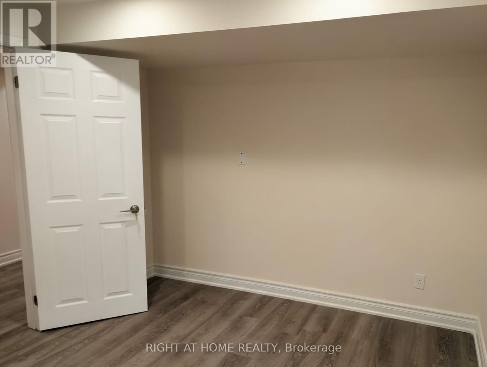 Bsmt- 8 Mantell Crescent, Ajax, ON photo 10