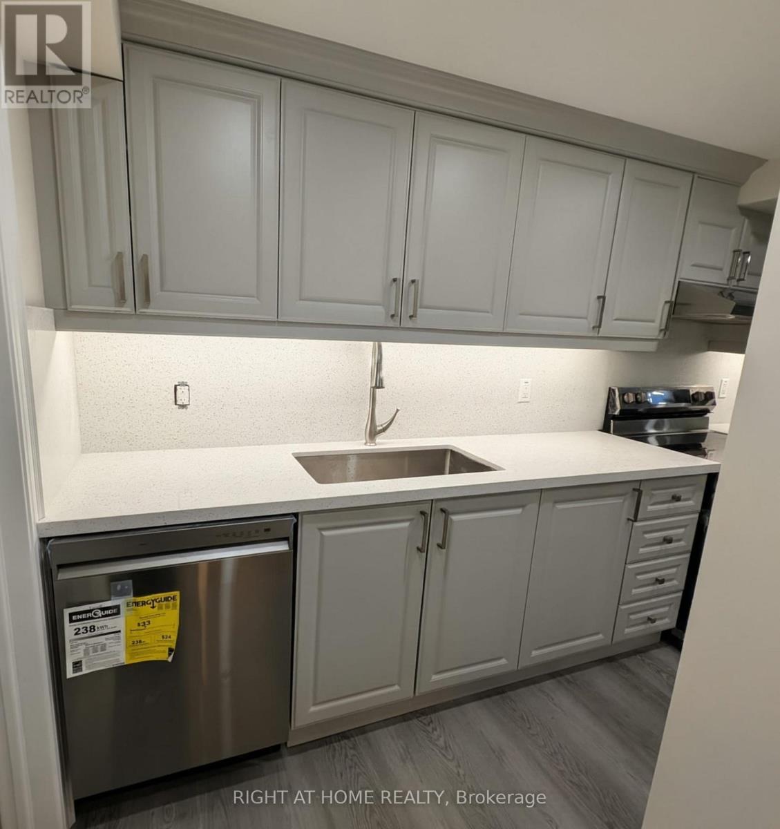 Bsmt- 8 Mantell Crescent, Ajax, ON photo 2