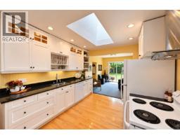 1635 Fairfield Rd, Victoria, BC V8S1G4 Photo 12