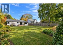 1635 Fairfield Rd, Victoria, BC V8S1G4 Photo 39