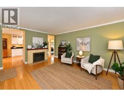 Dining room - 1635 Fairfield Rd, Victoria, BC V8S1G4 Photo 7