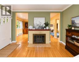 Living room - 1635 Fairfield Rd, Victoria, BC V8S1G4 Photo 9
