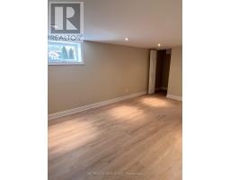 Low 127 Cascade Circle, Richmond Hill, ON L4C3H8 Photo 6