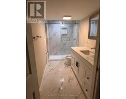 Low 127 Cascade Circle, Richmond Hill, ON L4C3H8 Photo 9