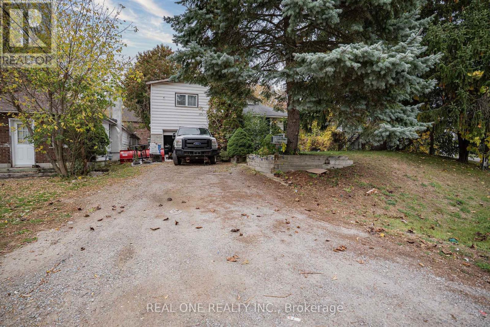 26 Capelle Street, Richmond Hill, ON photo 9