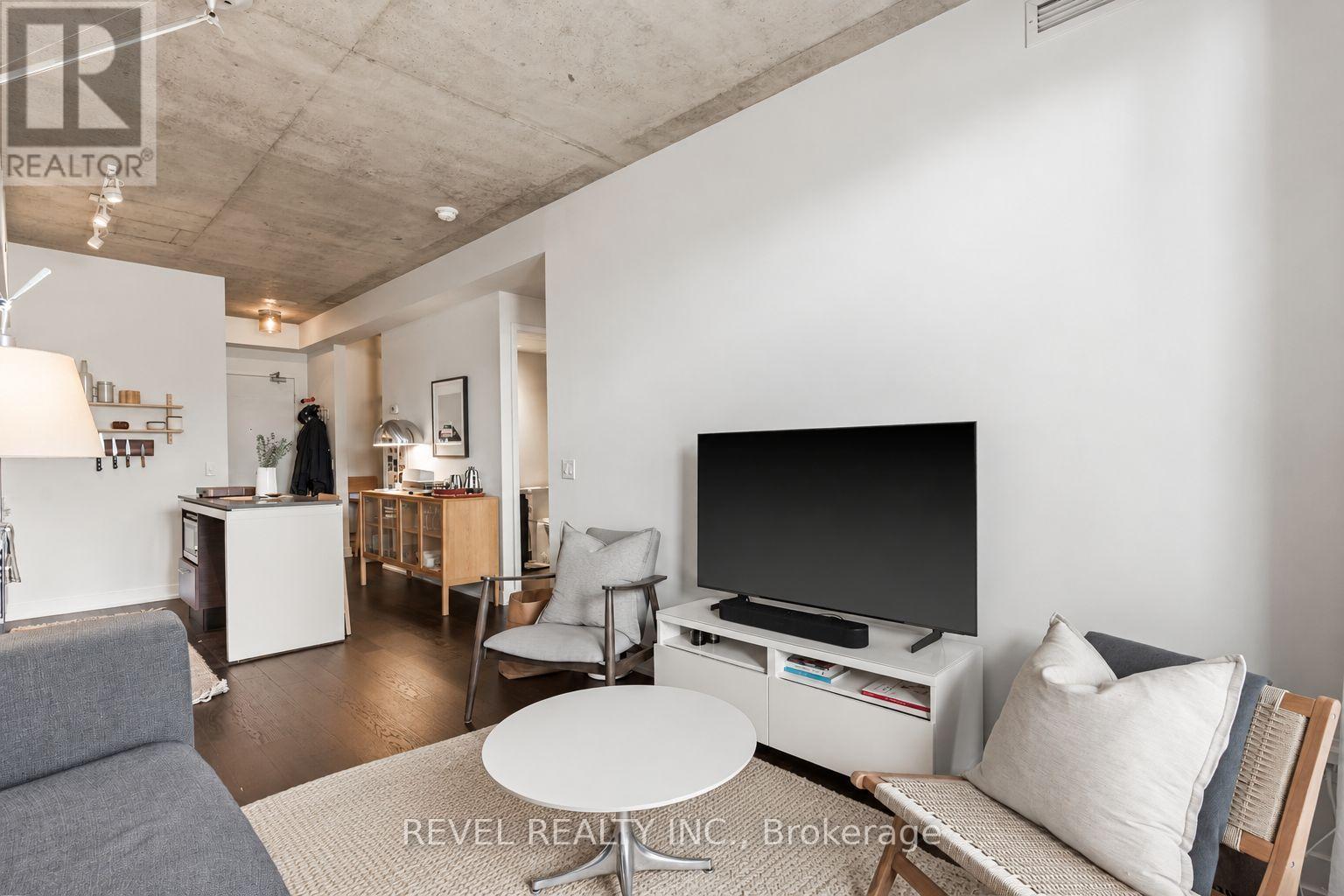1030 King Street West — photo 4