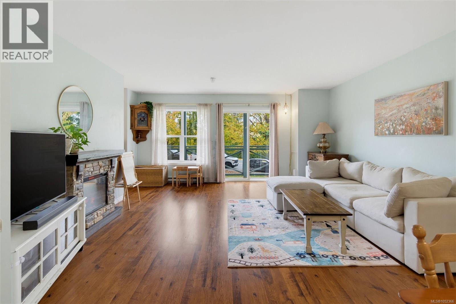 #3 1953 Lisnoe Ave - 16