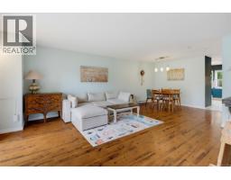 3 1953 Lisnoe Ave, Central Saanich, BC V8M2J9 Photo 20