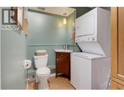 3 1953 Lisnoe Ave, Central Saanich, BC V8M2J9 Photo 15