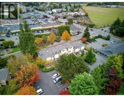 3 1953 Lisnoe Ave, Central Saanich, BC V8M2J9 Photo 35