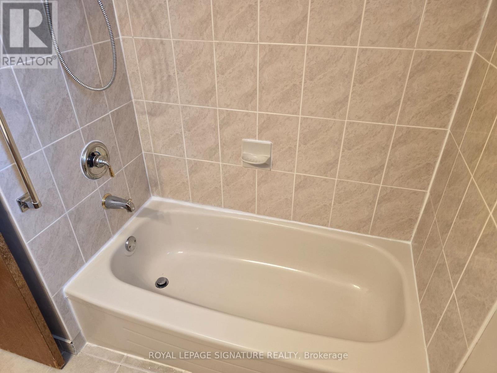 7 Scotchdale Avenue, Toronto, ON photo 11