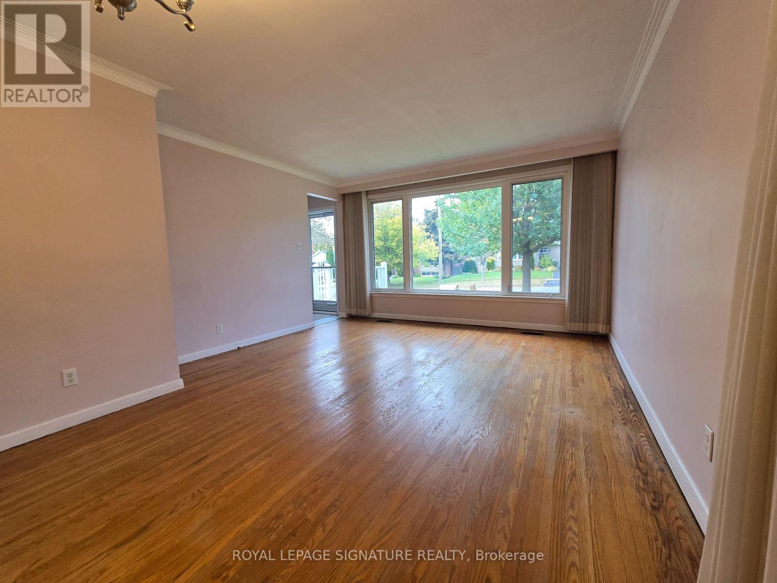 7 Scotchdale Avenue, Toronto, ON photo 6