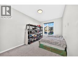Bedroom - 216 Lucas Place Nw, Calgary, AB T3P2E6 Photo 16