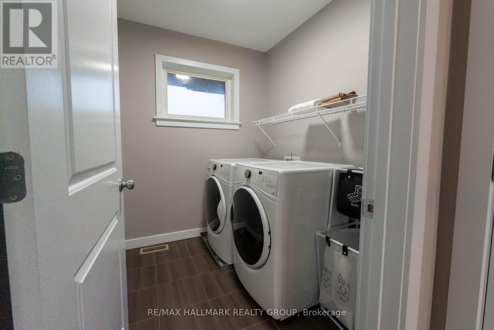 305 OXER PLACE S - 20