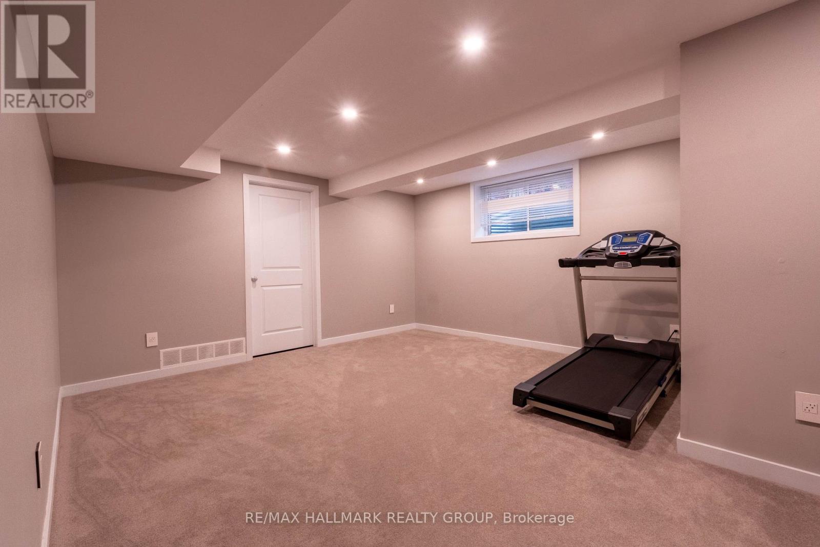 305 OXER PLACE S - 34