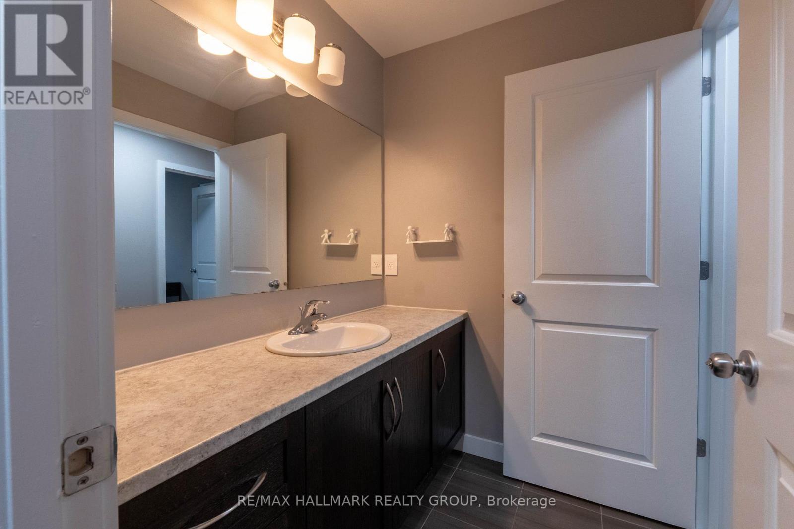 305 OXER PLACE S - 36