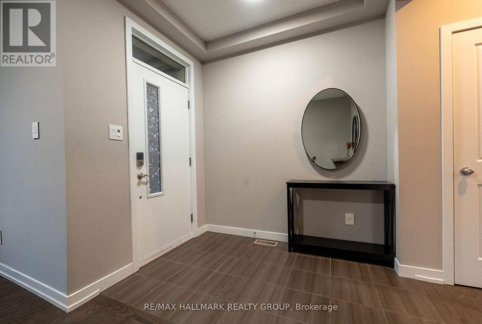 305 OXER PLACE S - 5