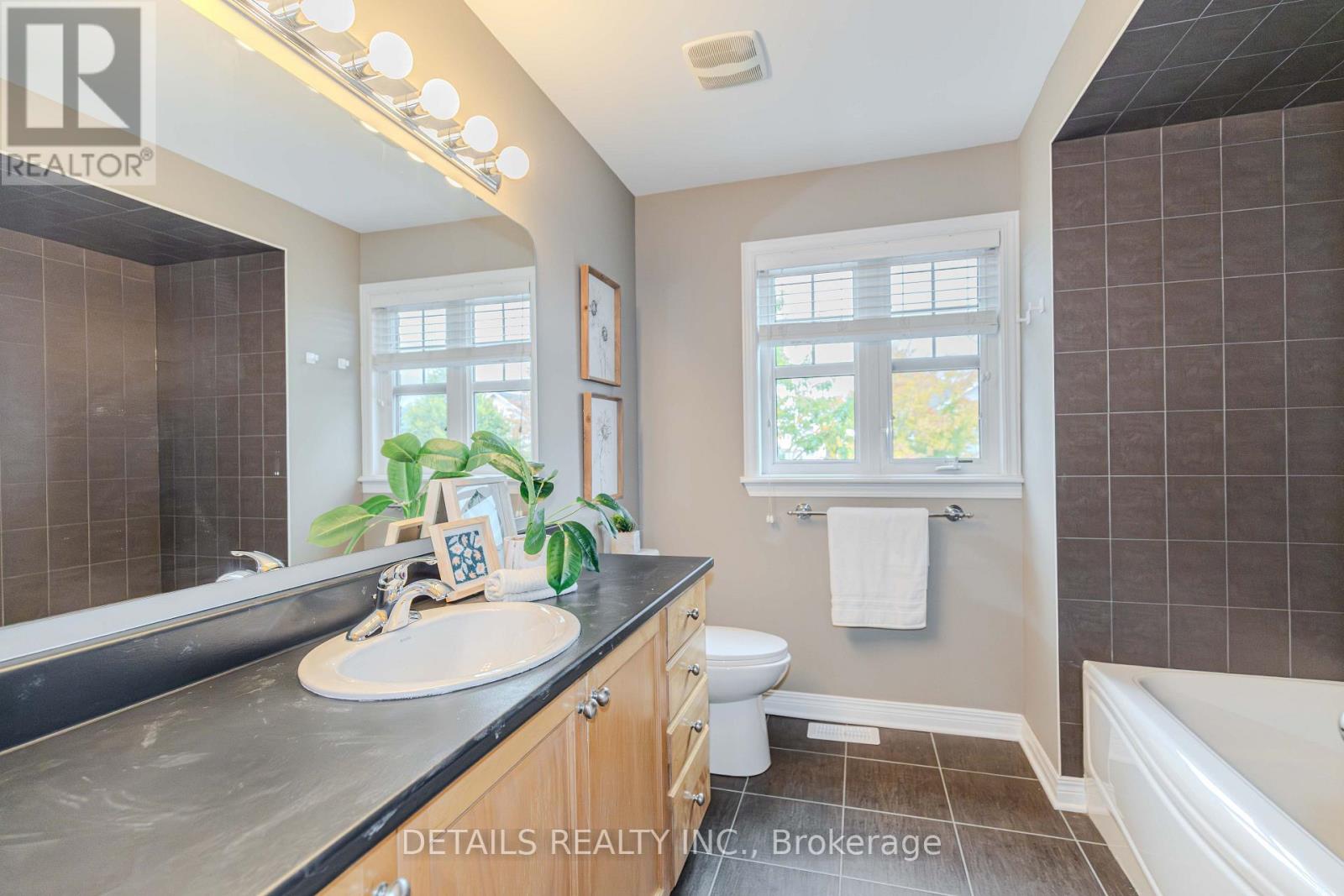 703 Kilmar Crescent — photo 33
