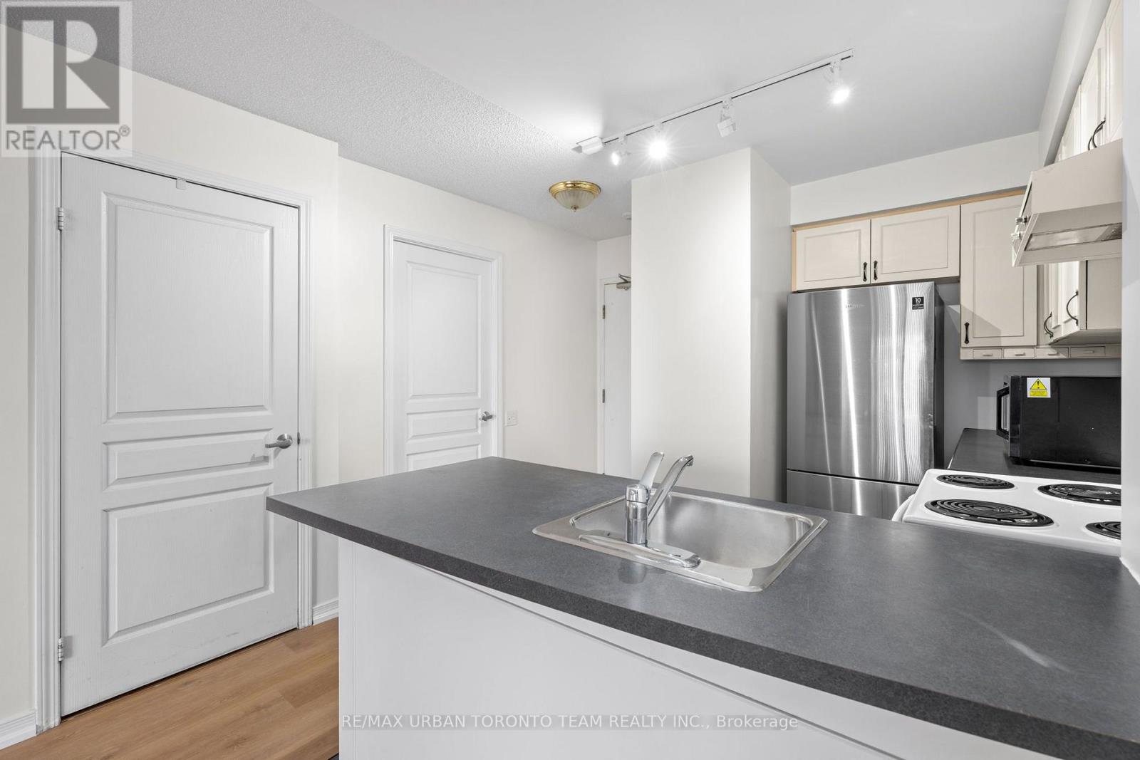 #505- 140 Bathurst Street, Toronto, ON photo 10