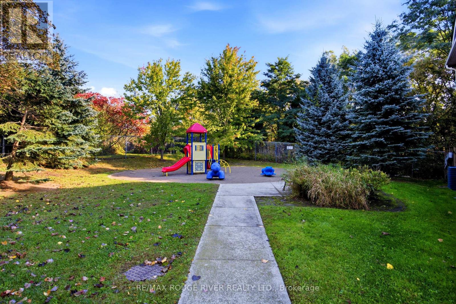 #37 715 GRANDVIEW STREET N - 38