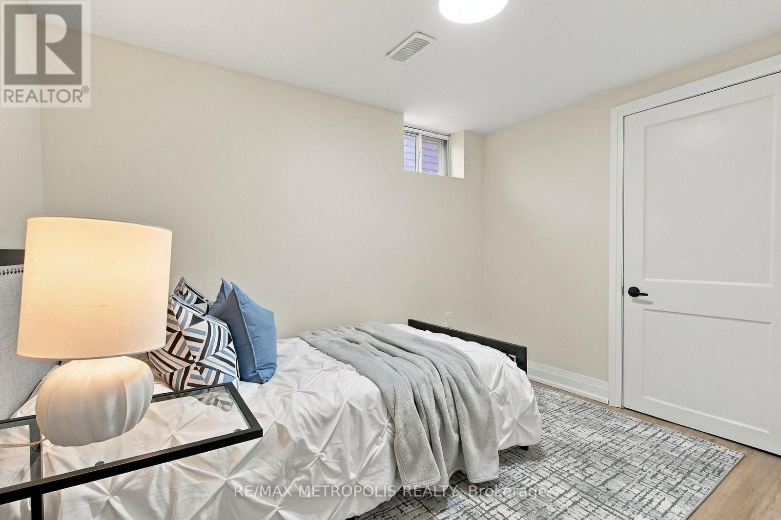 488 MCKELLAR STREET - 25