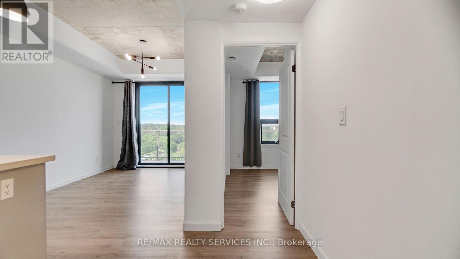 7 Erie Avenue — photo 10