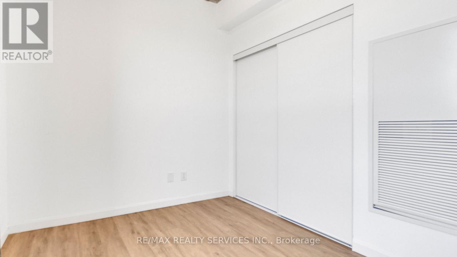 7 Erie Avenue — photo 12