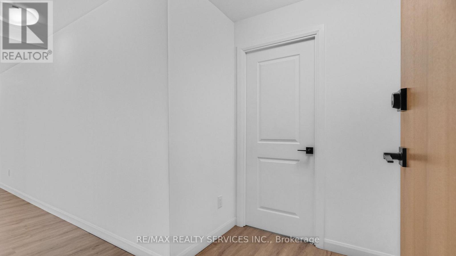 7 Erie Avenue — photo 25