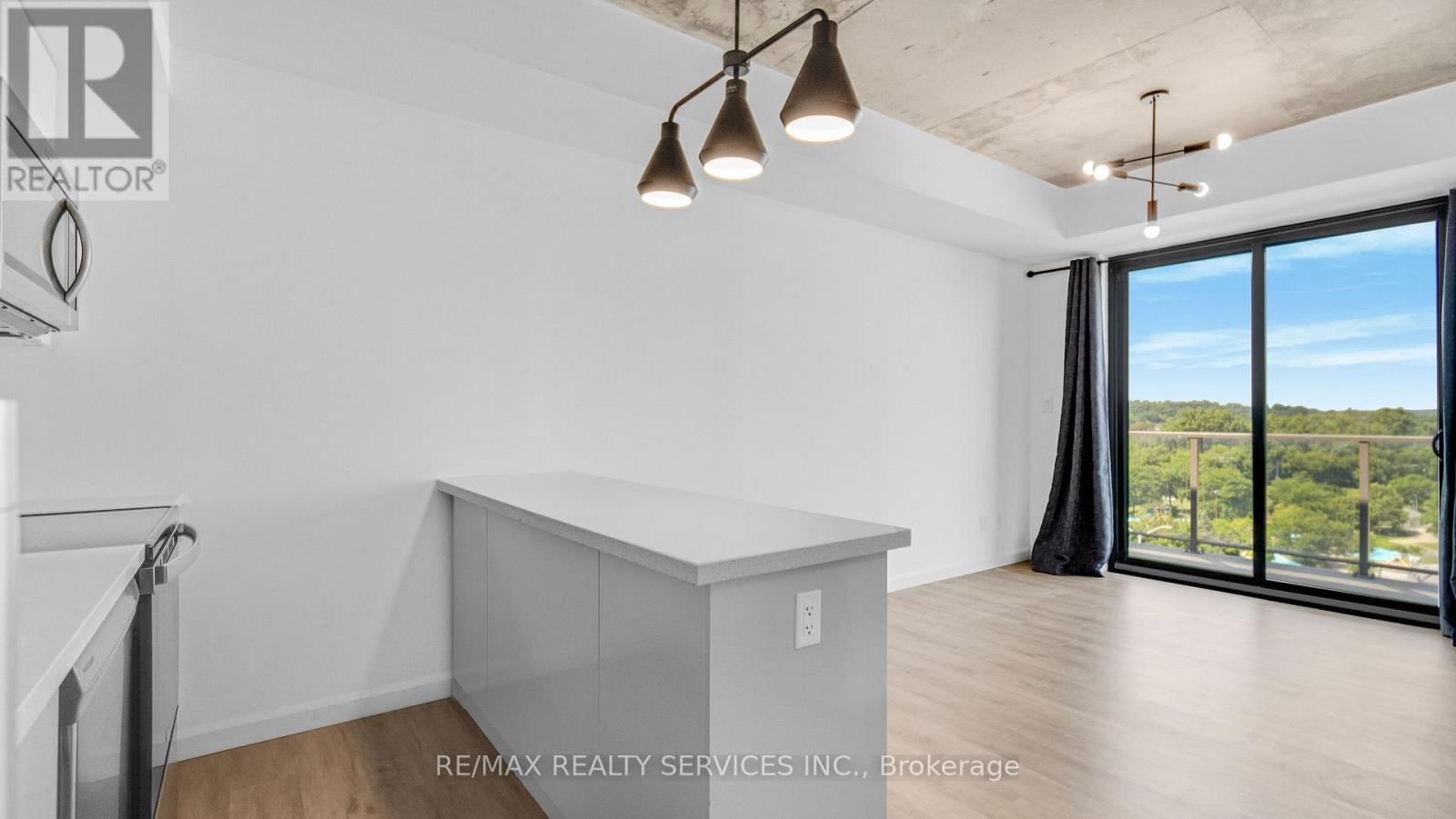 7 Erie Avenue — photo 7