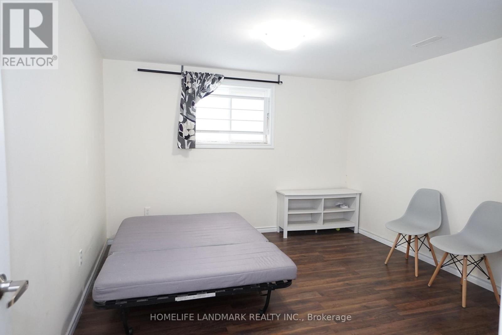8 Chalet Road — photo 7