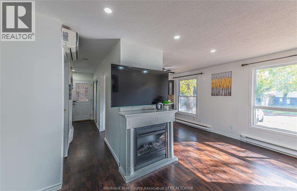 9370 AIRE COURT, Windsor — photo 8
