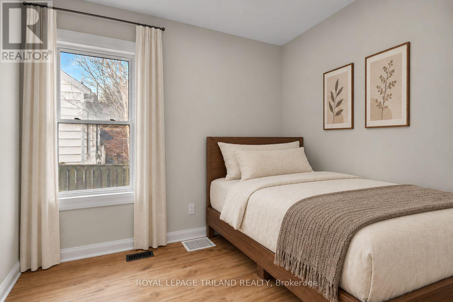 A - 1324 BRYDGES STREET, London East (East N) — photo 4