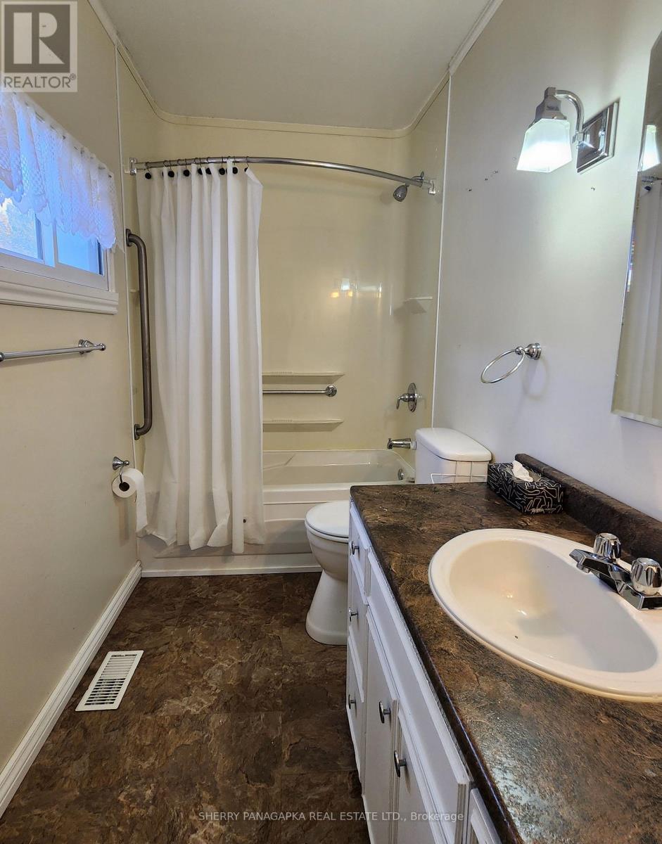 16 Taylor Avenue — photo 13