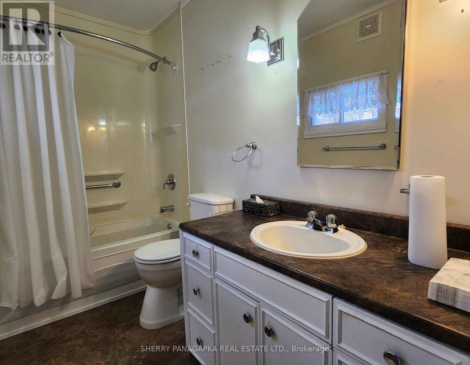 16 Taylor Avenue — photo 14