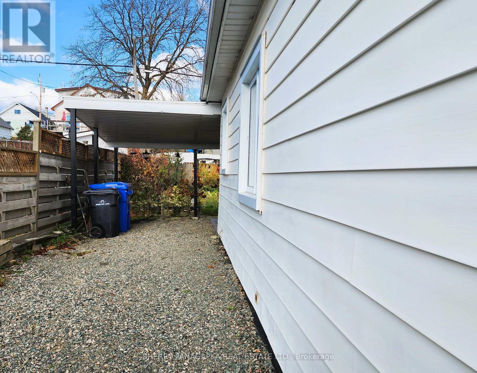 16 TAYLOR AVENUE - 35