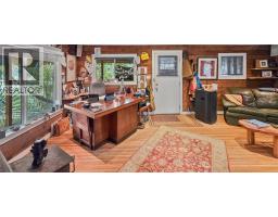 468 Sixth Avenue, Midway, BC V0H1M0 Photo 24