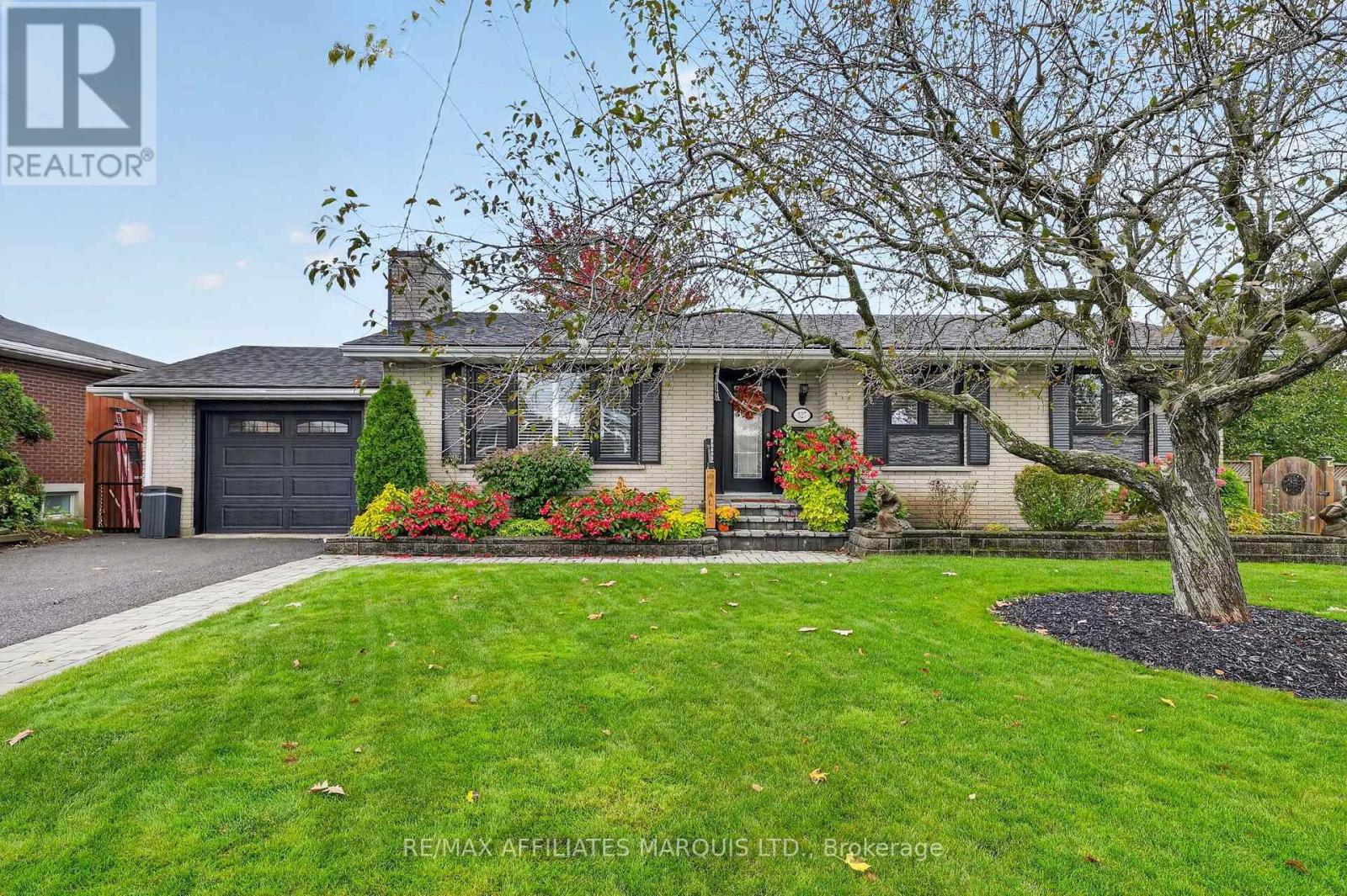 527 BLOSSOM PARK DRIVE, Cornwall