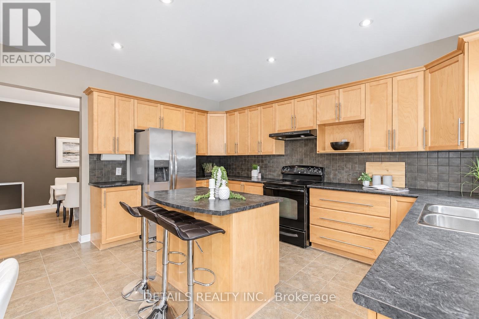 703 Kilmar Crescent — photo 16