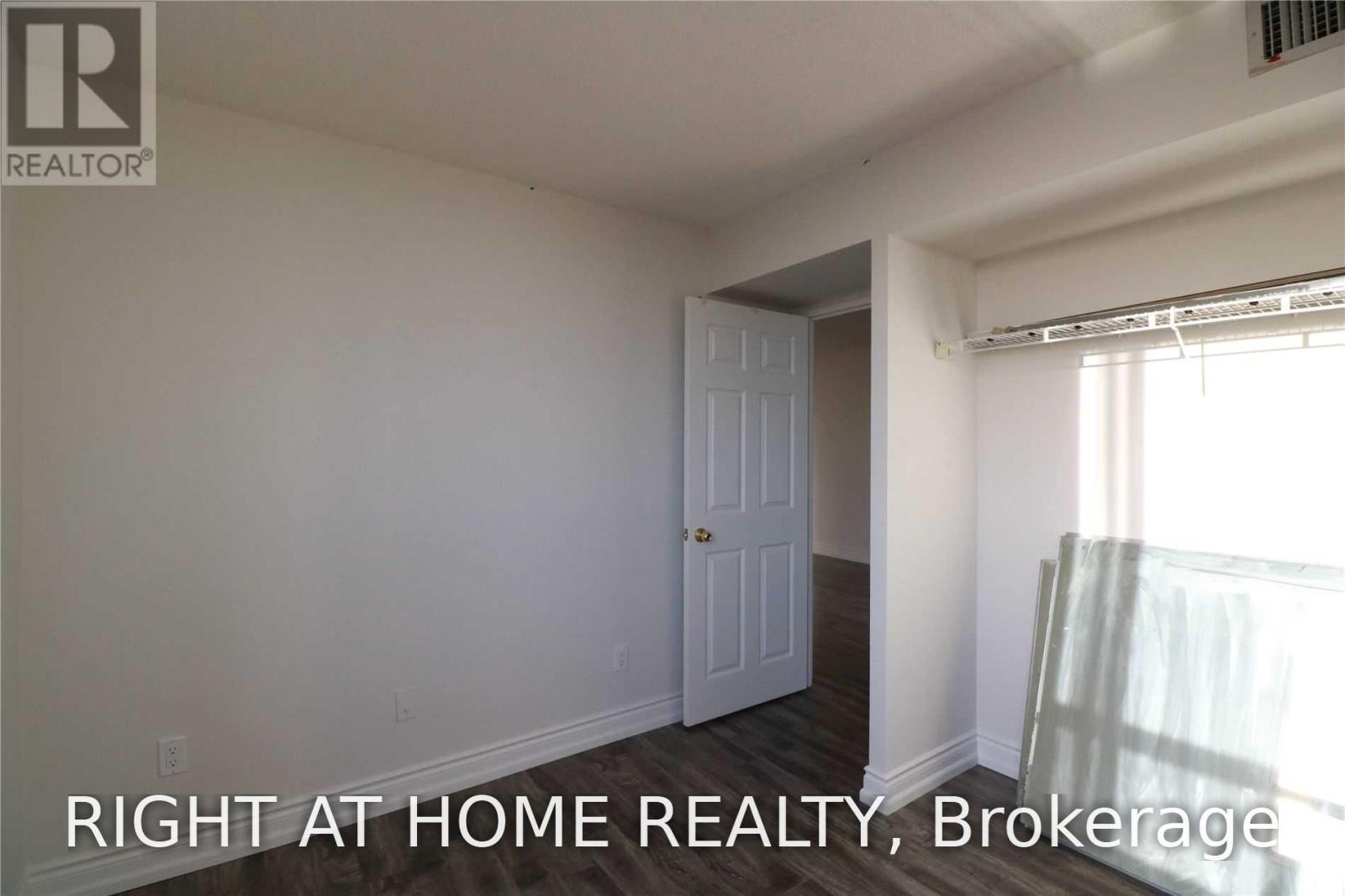 285 Enfield Place — photo 14