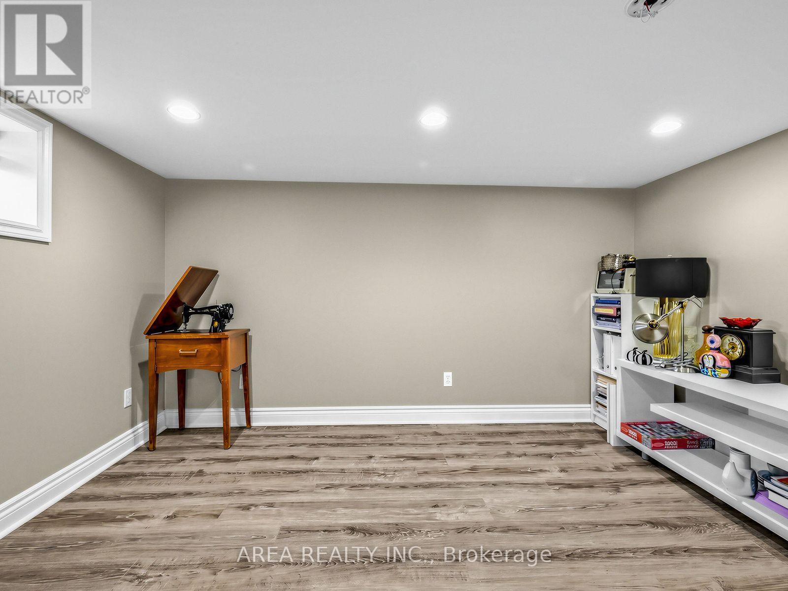 867 Glencairn Avenue — photo 22