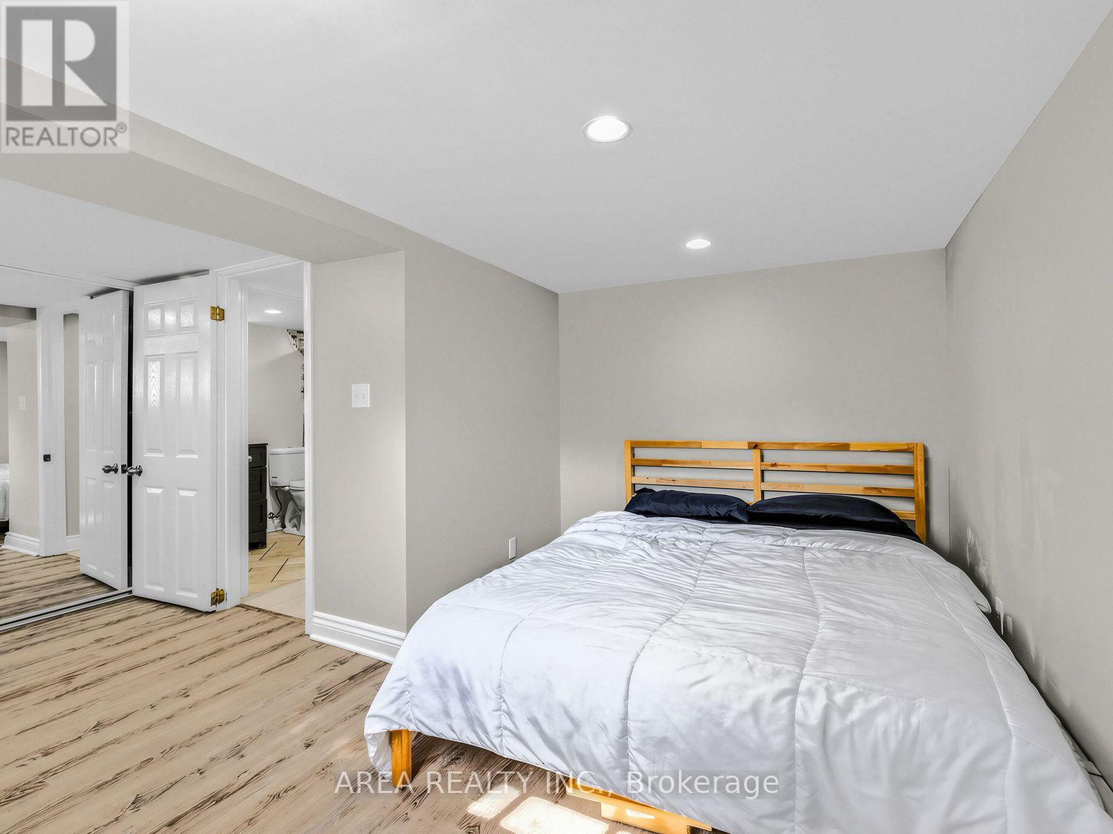 867 Glencairn Avenue — photo 23