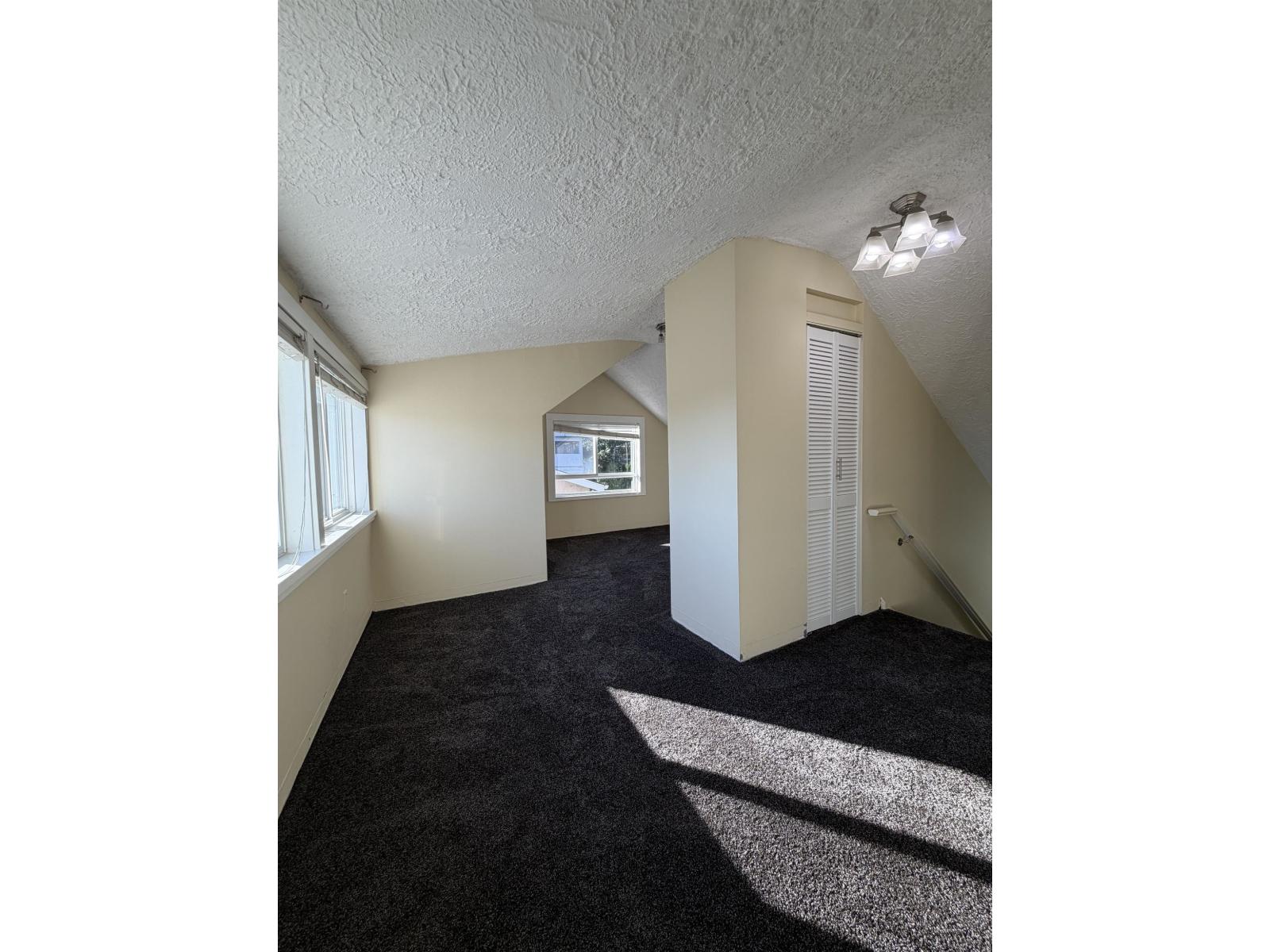15841 BUENA VISTA AVENUE, Surrey - Image 1