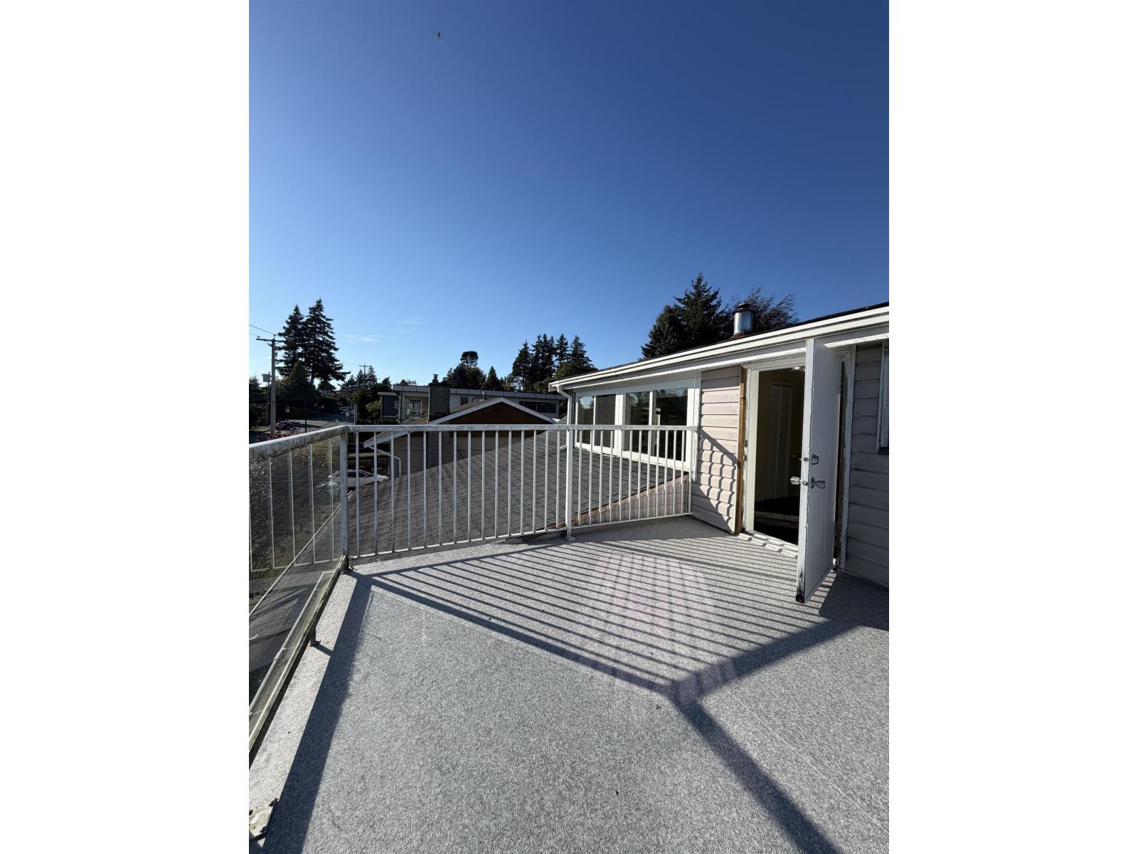 15841 BUENA VISTA AVENUE, Surrey - Image 1
