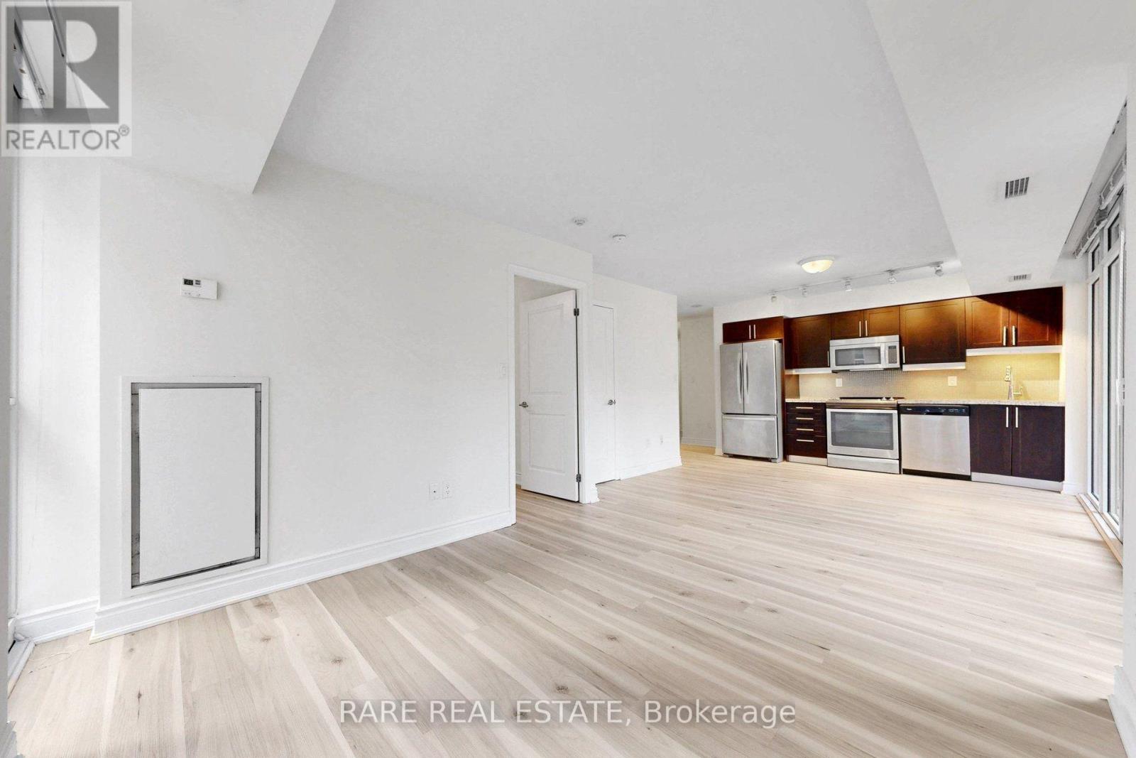 #512 400 ADELAIDE STREET E - 20